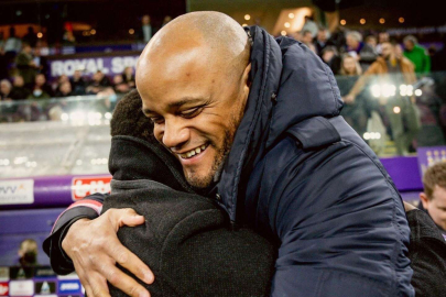 Vincent Kompany, İngiltere Championship’te yılın menajeri seçildi