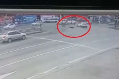 Bursa'da yolun karşısına geçen bisikletli adama otomobil çarptı!