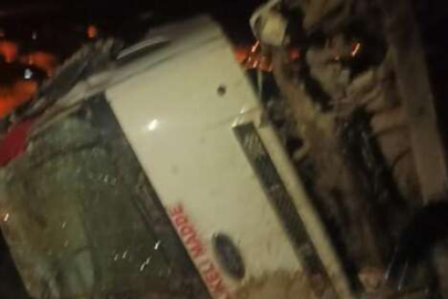 Bursa'da virajı alamayan kamyon şarampole uçtu