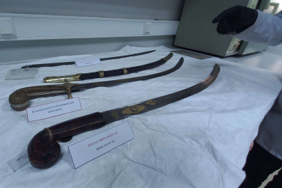 Harbiye Askeri Müzesi'nde tarihi kılıçlara bakım çalışması