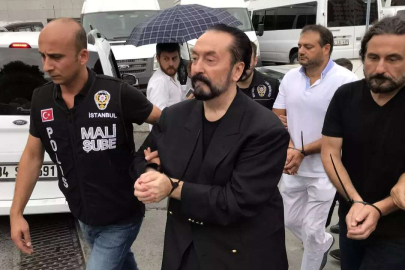 Troll ordusu iş başında: Depremin sebebini Adnan Oktar'a bağlamışlar!