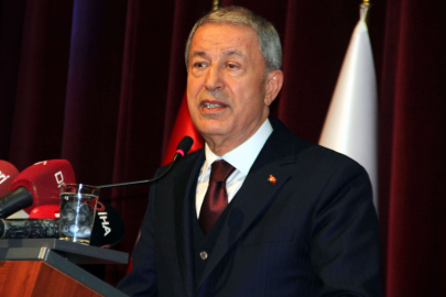 Bakan Akar: Ermenistan'ı destekleyenler kendi tarihlerine bakarak utanmalıdır