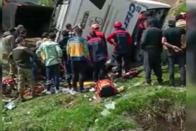 Şırnak'ta askeri personel taşıyan otobüs devrildi