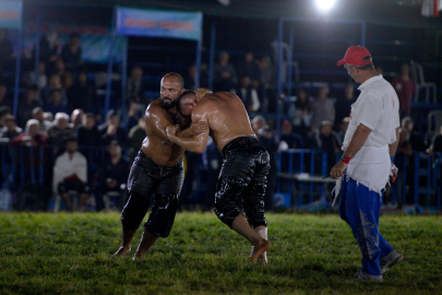 Yağlı güreşlerde VAR sistemi başladı