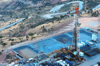 Bakan Dönmez'den 'petrol' mesajı: Cumhurbaşkanı Erdoğan açıklayacak