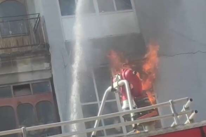 Bursa'da mobilya imalathanesinde yangın