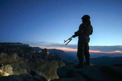 2 PKK’lı terörist teslim oldu