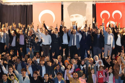 CHP ve İYİ Parti'den istifa eden 324 kişi MHP'ye katıldı