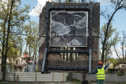 Banksy’nin Ukrayna’daki duvar resmi taşındı