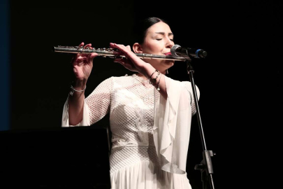 Bursa'da unutulmayan şarkılarla müzik dolu gece