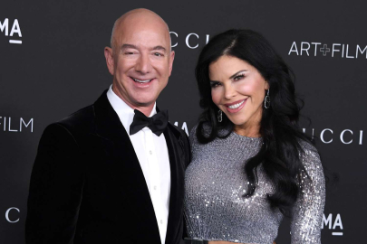 Ünlü milyarder Jeff Bezos, Lauren Sanchez ile nişanlandı