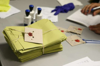 Yurt dışında rekor katılım: Oy kullanımı 1,7 milyonu aştı