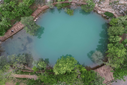 Deprem sonrası çamura dönmüştü: Doğa harikası eski görüntüsüne kavuştu