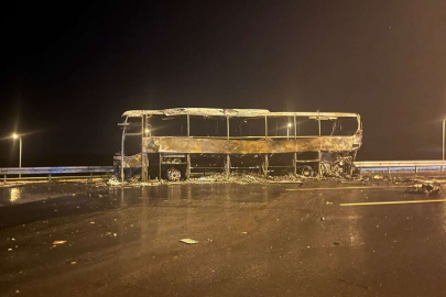 Tırın çarptığı otobüs alev aldı: 5 yaralı