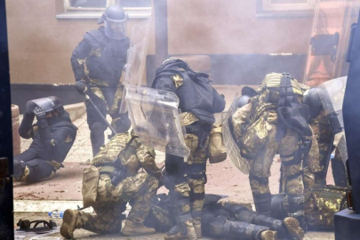 Kosova'daki olaylarda 25'i KFOR askeri 75 kişi yaralandı