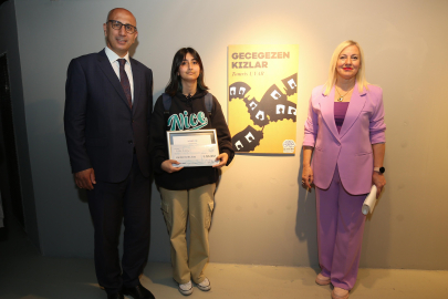 Bursa'da Tomris Uyar’ın kitabına kapak tasarladılar