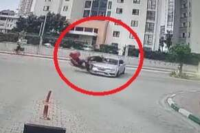 Bursa'da motosiklet sürücüsü ölümden döndü