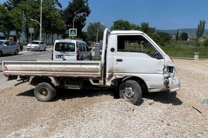 Bursa'da kaza yapan araç Halil Ergün’ün evine daldı
