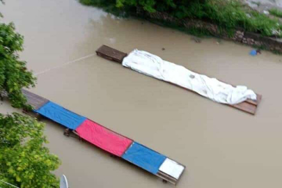 Sinop'ta sağanak su baskınlarına neden oldu