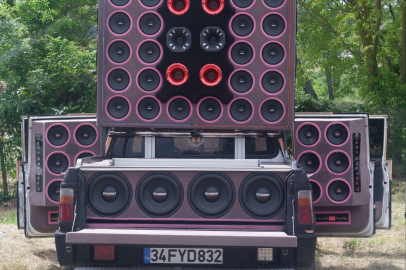 250 bin liralık araca 1,5 milyonluk ses sistemi döşetti