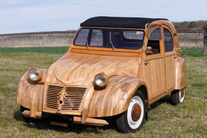 Fransa’da ahşap otomobil rekor fiyata satıldı