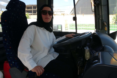 Yüksekova’nın ilk kadın otobüs şoförü direksiyona geçti