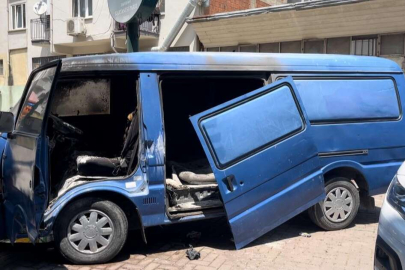 Bursa'da tamire bırakılan araçta uyuyup ateşe verdiler!