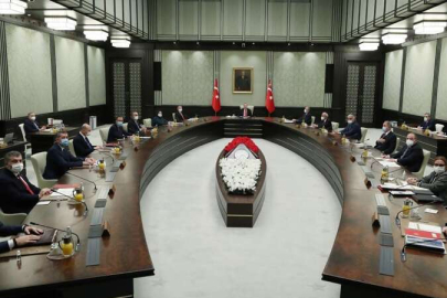 Eski bakanlara komisyonlarda görev