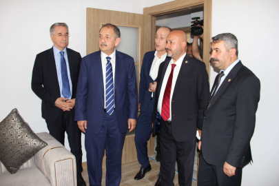 Bakan Özhaseki deprem bölgesinde kalıcı konutları inceledi