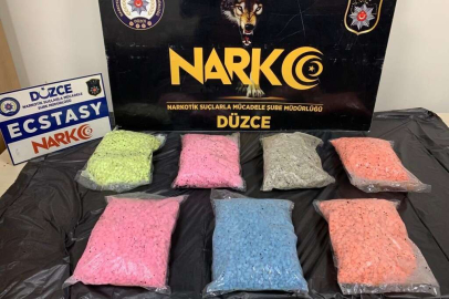 TEM'de durdurulan otomobil uyuşturucu deposu çıktı