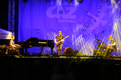 Caz tutkunları Nilüfer’de enstrümanların tınısıyla huzur buldu