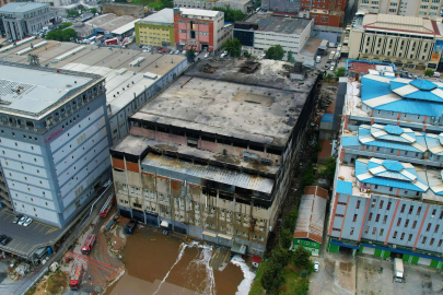 İstanbul'da 4 gündür yanan bina havadan görüntülendi