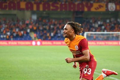 Sacha Boey, Fransa'nın U21 takımı kadrosundan çıkartıldı
