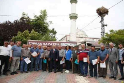 Çiftçilerin toprakları ücretsiz analiz edildi