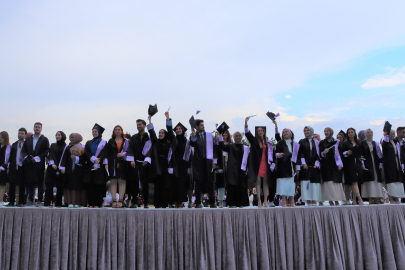 BUÜ Eğitim Fakültesi’nde diploma sevinci