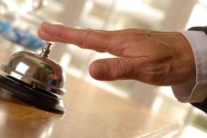 Bir gecelik ücret ödediği otelde iki yıl konakladı