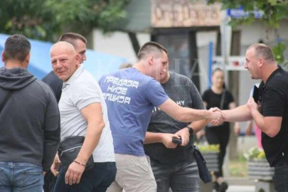 Sırbistan Cumhurbaşkanı Vucic'in oğlunun giydiği tişört krize yol açtı