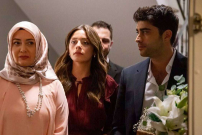 Kızılcık Şerbeti’nin yönetmeni o oyuncuları topa tuttu!