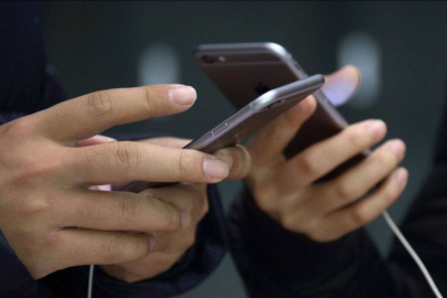 Fransa polisi telefon kameralarına ve mikrofonlarına uzaktan erişebilecek