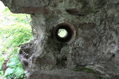 Uludağ'ın eteklerinde 600 yıllık tarihi hamam defineciler tarafından talan edildi