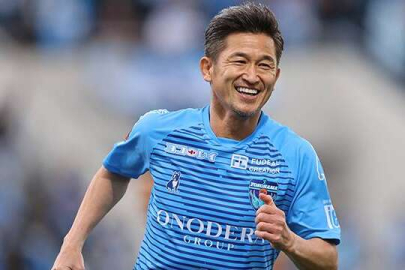 Dünyanın en yaşlı futbolcusu Miura'dan yeni sözleşme