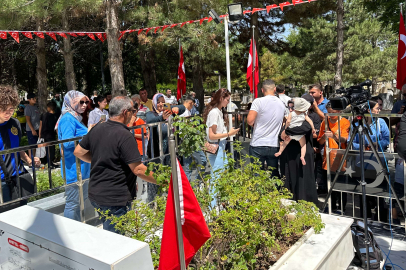 Ömer Halisdemir'in kabrine ziyaretçi akını