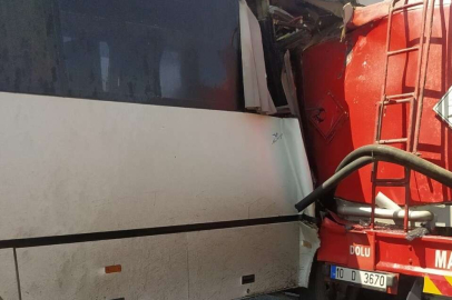 Maden işçilerini taşıyan servis kaza yaptı: 16 yaralı