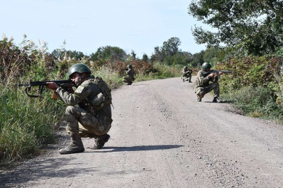 Yasa dışı yollarla Yunanistan’a geçmeye çalışan 9 kişi yakalandı