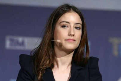 Hazal Kaya kendisini tehdit eden takipçisi hakkında uzaklaştırma kararı aldırdı