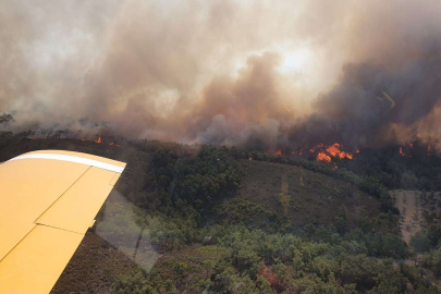 Yunanistan’a gönderilen Türk uçakları yangınlarda 414 ton su atımı gerçekleştirdi