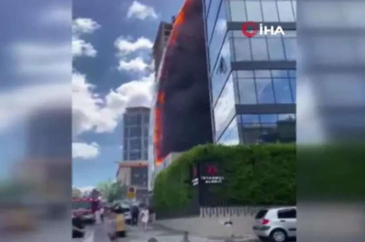 Ataşehir'de 17 katlı binada yangın