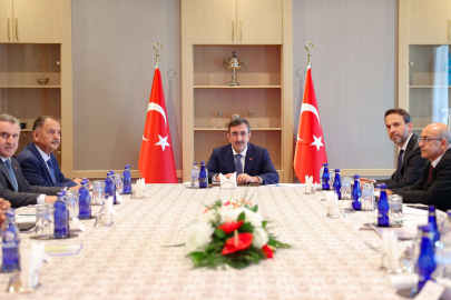 Cumhurbaşkanı Yardımcısı Yılmaz ve bakanlardan deprem toplantısı
