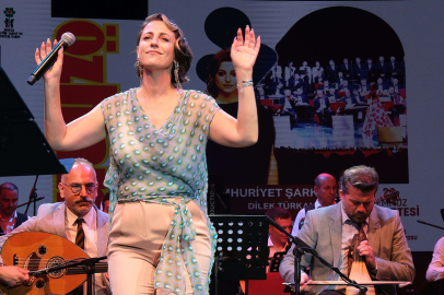 Dilek Türkan Bursalıları mest etti