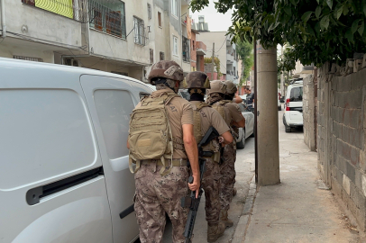 Mersin'de şafak operasyonu